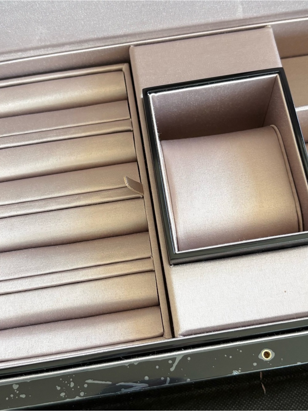 BVLGARI Black Lacquered Jewelry Box with Blush Interior - Picture 9 of 16